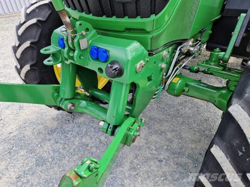 John Deere 6115 R Τρακτέρ