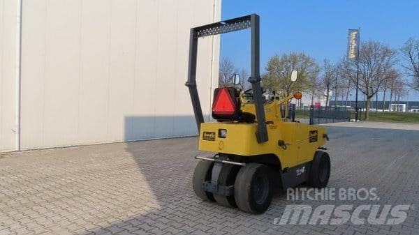 Sakai TS 160 Κύλινδροι με επίσωτρα με αέρα