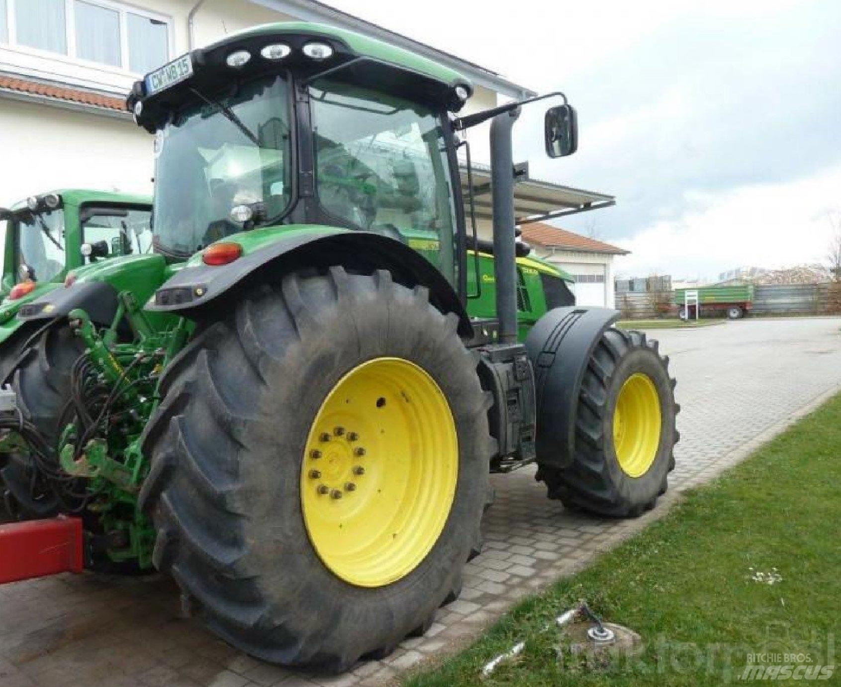 John Deere 7230R Τρακτέρ