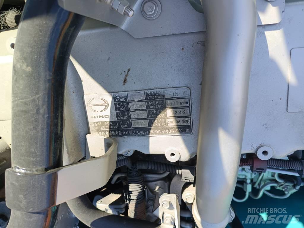 Kobelco SK200D Εκσκαφείς με ερπύστριες
