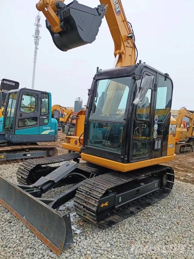 CAT 307 Εκσκαφείς με ερπύστριες