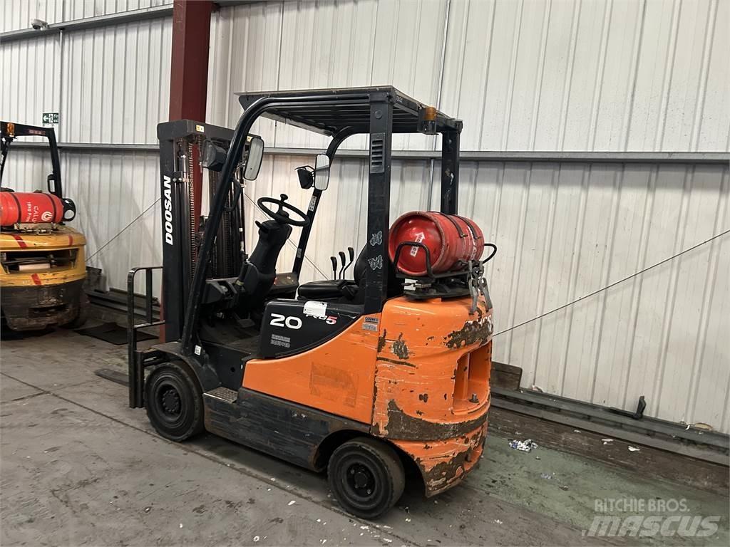 Doosan G20SC-5 Περονοφόρα ανυψωτικά κλαρκ με φυσικό αέριο LPG
