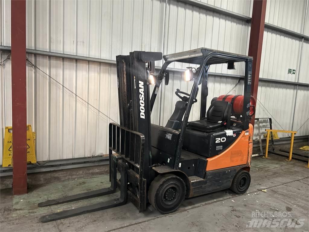 Doosan G20SC-5 Περονοφόρα ανυψωτικά κλαρκ με φυσικό αέριο LPG