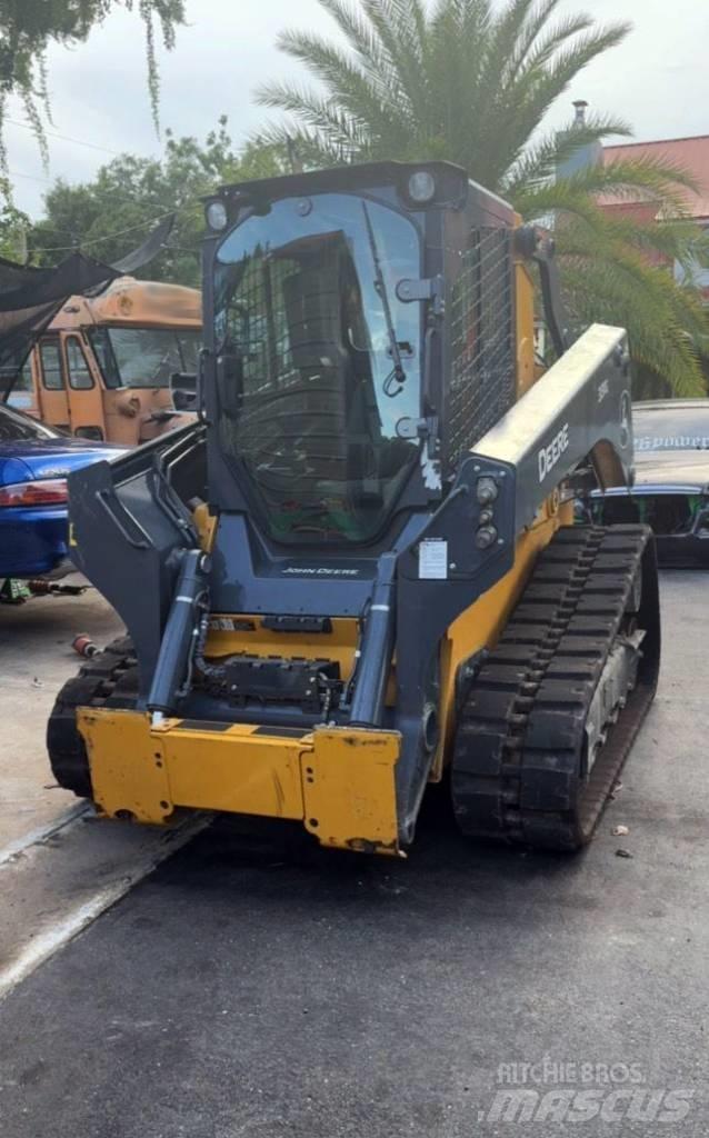 John Deere 331G Φορτωτάκια