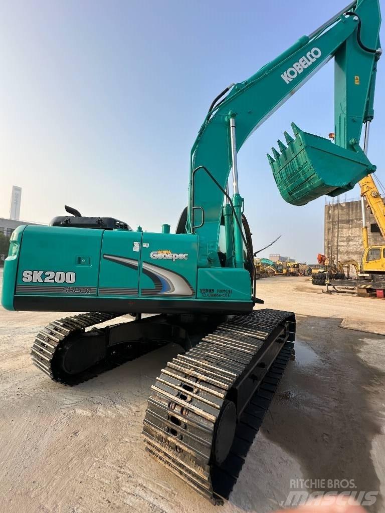 Kobelco SK 200-8 Εκσκαφείς με ερπύστριες