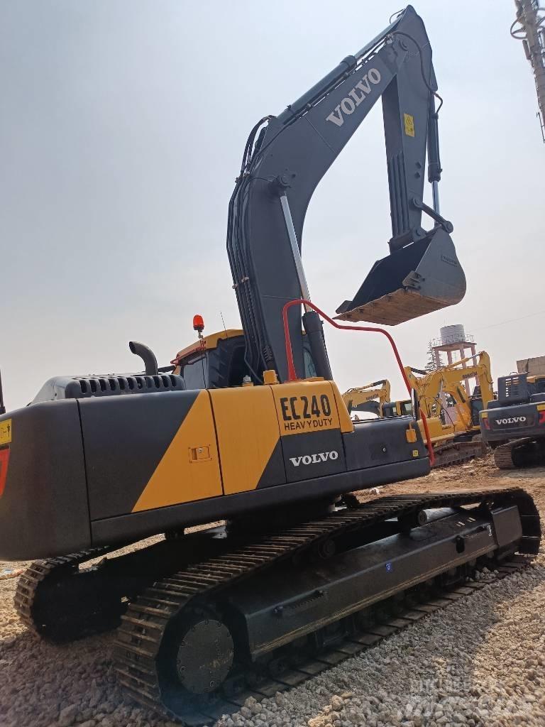 Volvo EC 240 Εκσκαφείς με ερπύστριες