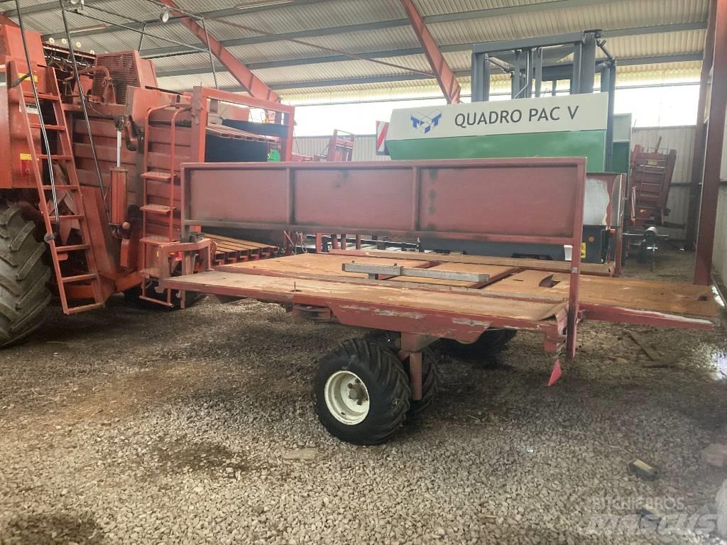 Hesston 4900 Πρέσες τετράγωνων δεμάτων