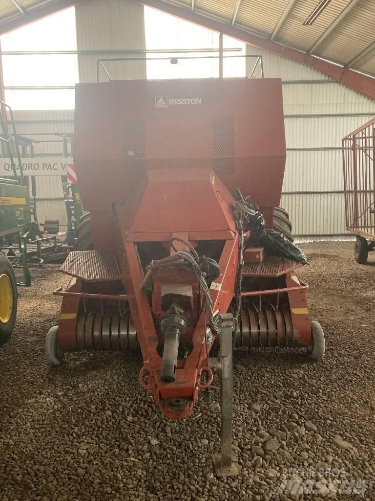 Hesston 4900 Πρέσες τετράγωνων δεμάτων