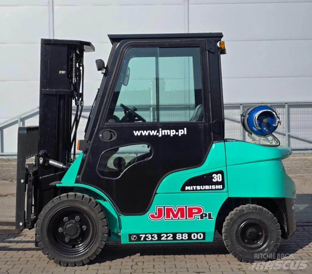 Mitsubishi FG 30 N Περονοφόρα ανυψωτικά κλαρκ με φυσικό αέριο LPG