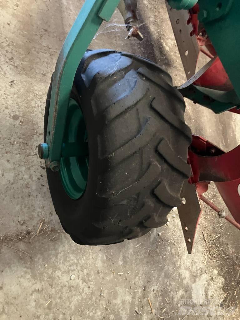 Kverneland PW100 Αναστρεφόμενα άροτρα