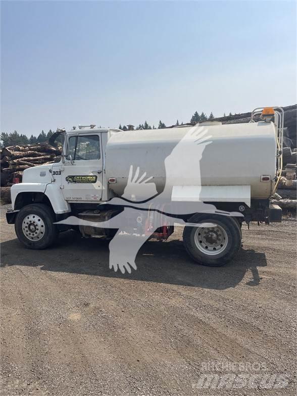 Ford 8000 Βυτία νερού