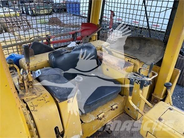 Komatsu D65E-6 Μπουλντόζες με ερπύστριες