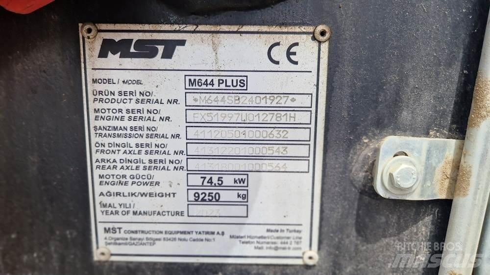 MST M644 PLUS Εκσκαφείς Φορτωτές τύπου JCB