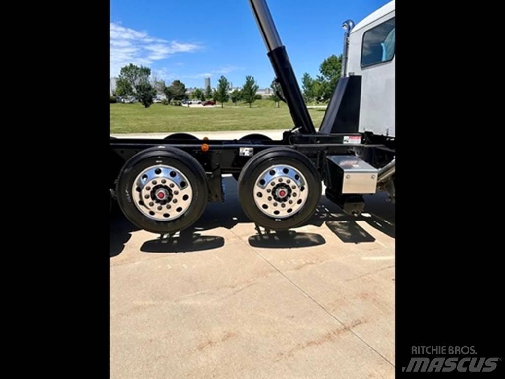 Kenworth T 880 Τράκτορες