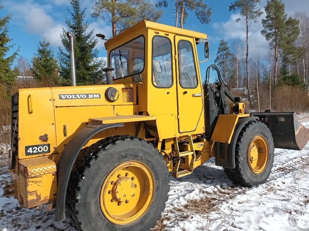 Volvo BM 4200 Φορτωτές με λάστιχα (Τροχοφόροι)