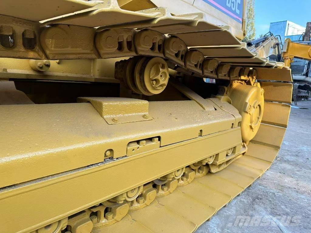 CAT D 5 C Μπουλντόζες με ερπύστριες