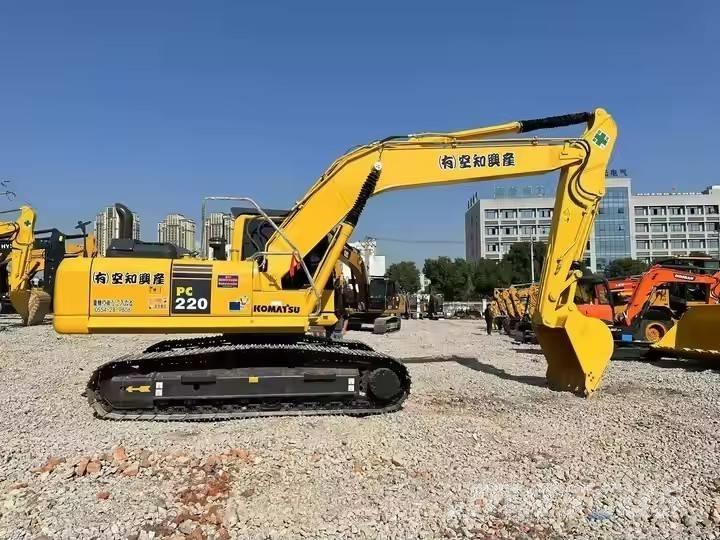 Komatsu PC 220 Εκσκαφείς με ερπύστριες