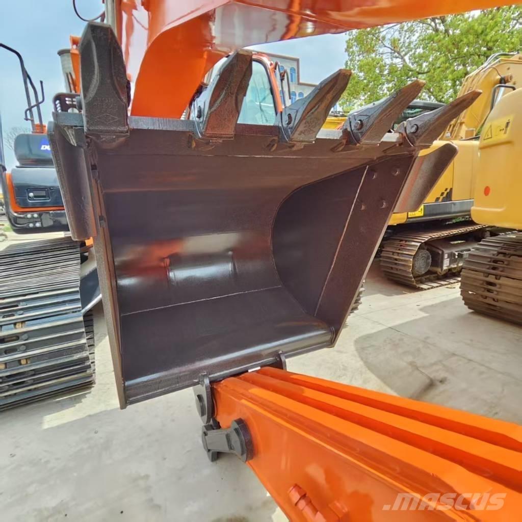 Doosan DX 225 Εκσκαφείς με ερπύστριες