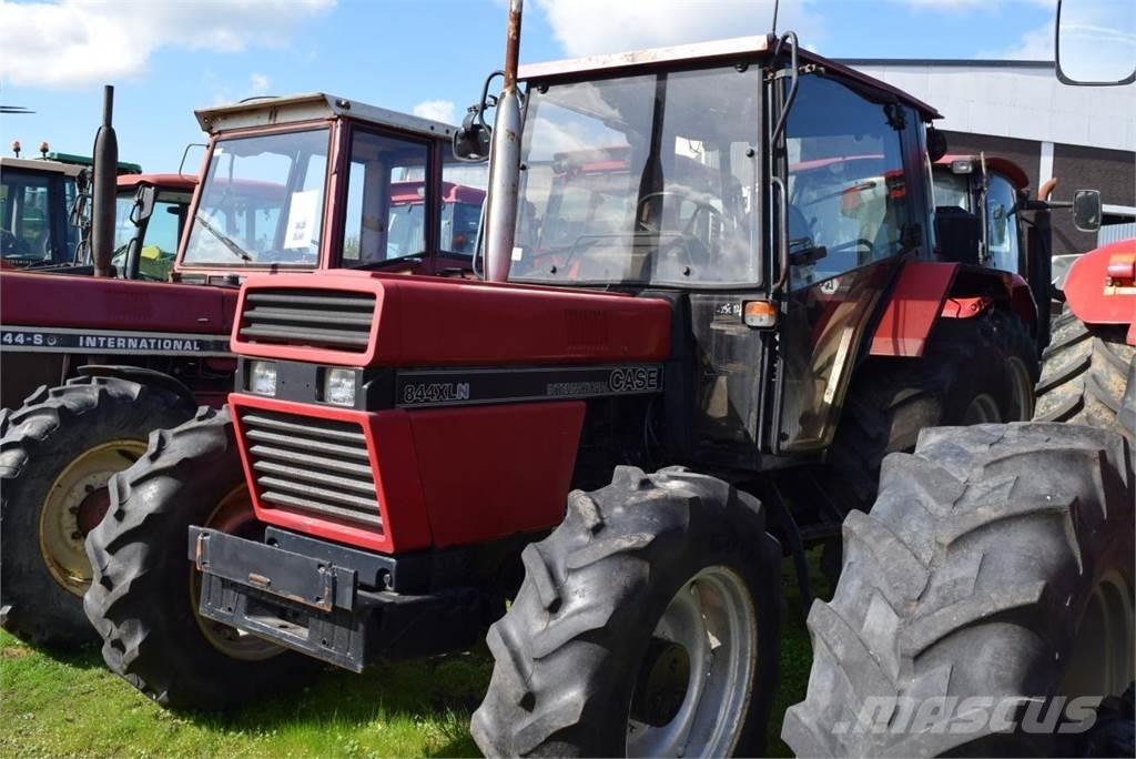 Case IH 844 XLN Τρακτέρ