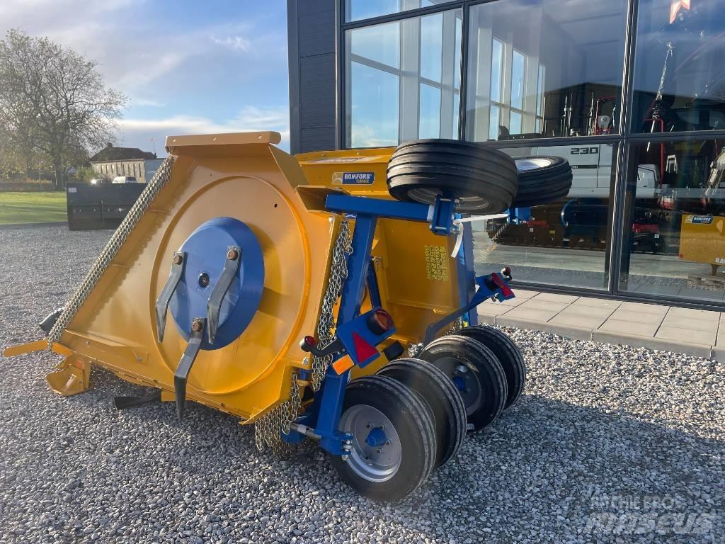 Bomford TriWing 4600 Χορτοκοπτικά