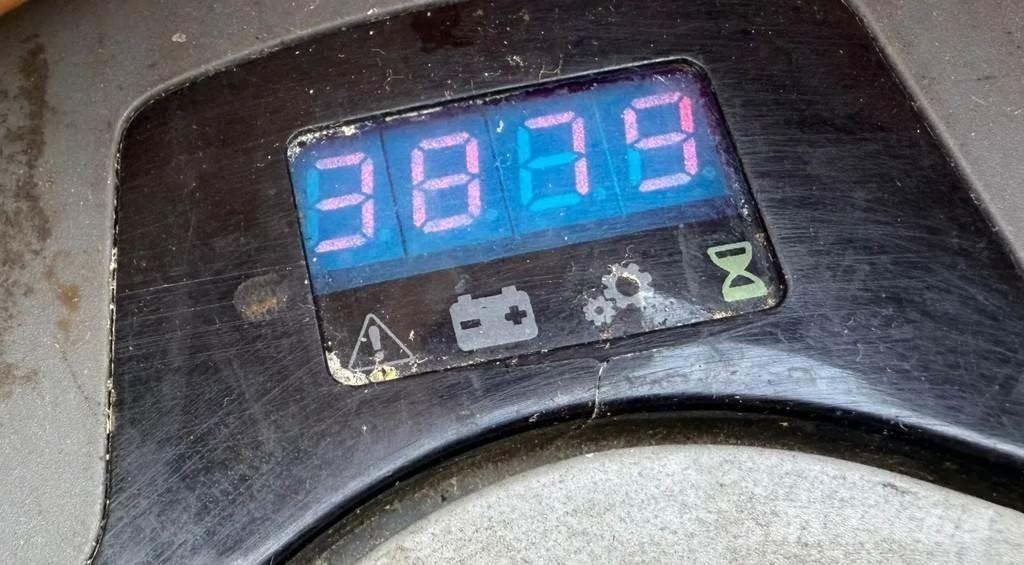 BT SWE200D Παλετοφόρα πεζού χειριστή με ιστό