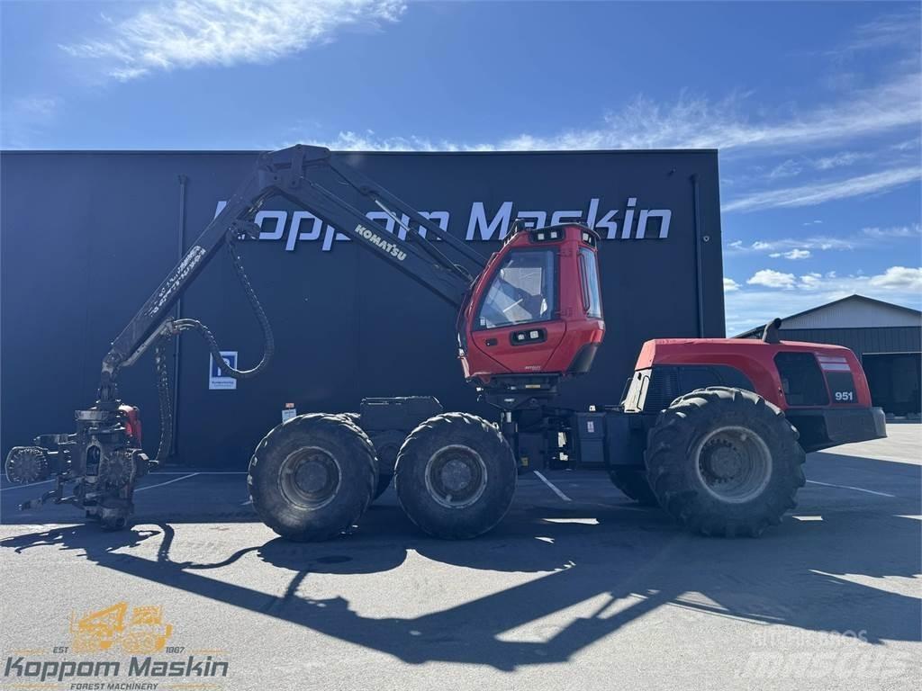 Komatsu 951 Θεριζοαλωνιστικές μηχανές