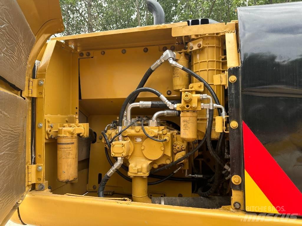 CAT 320D Εκσκαφείς με ερπύστριες