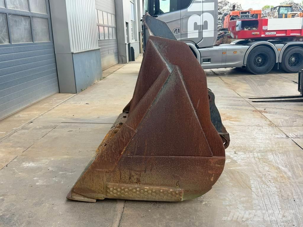 Volvo 4.2 m3 Κουβάδες