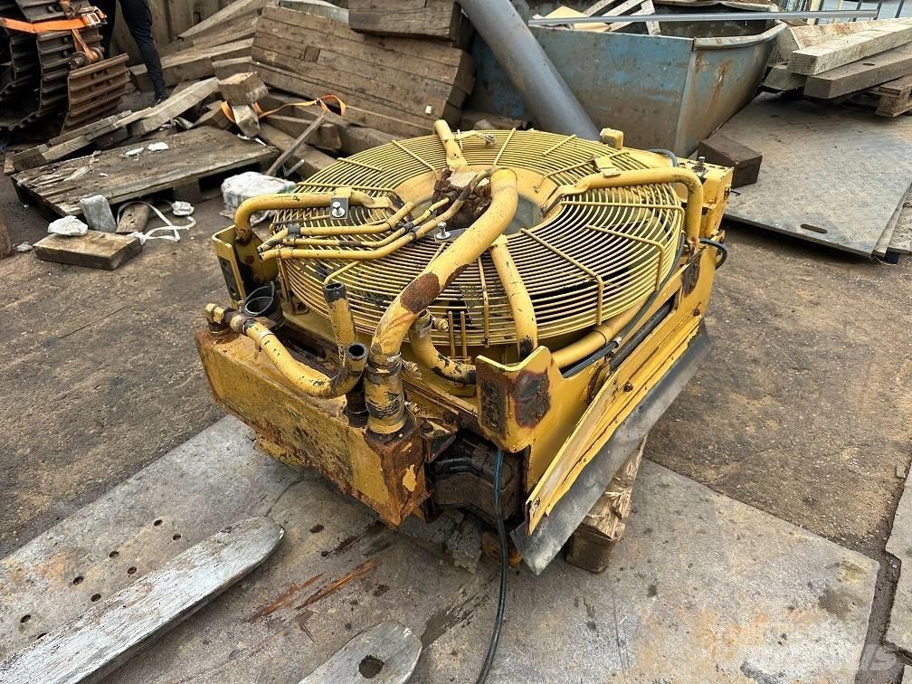 CAT 950g radiator Καλοριφέρ