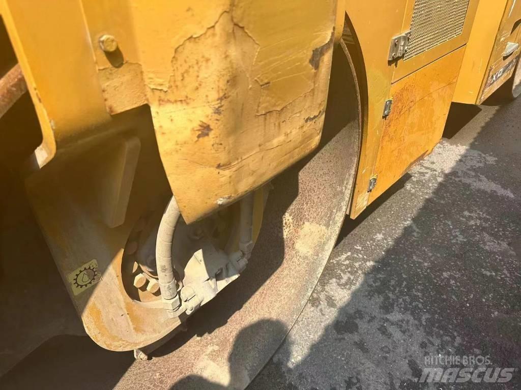 XCMG XD 82 Κύλινδροι συμπίεσης εδάφους