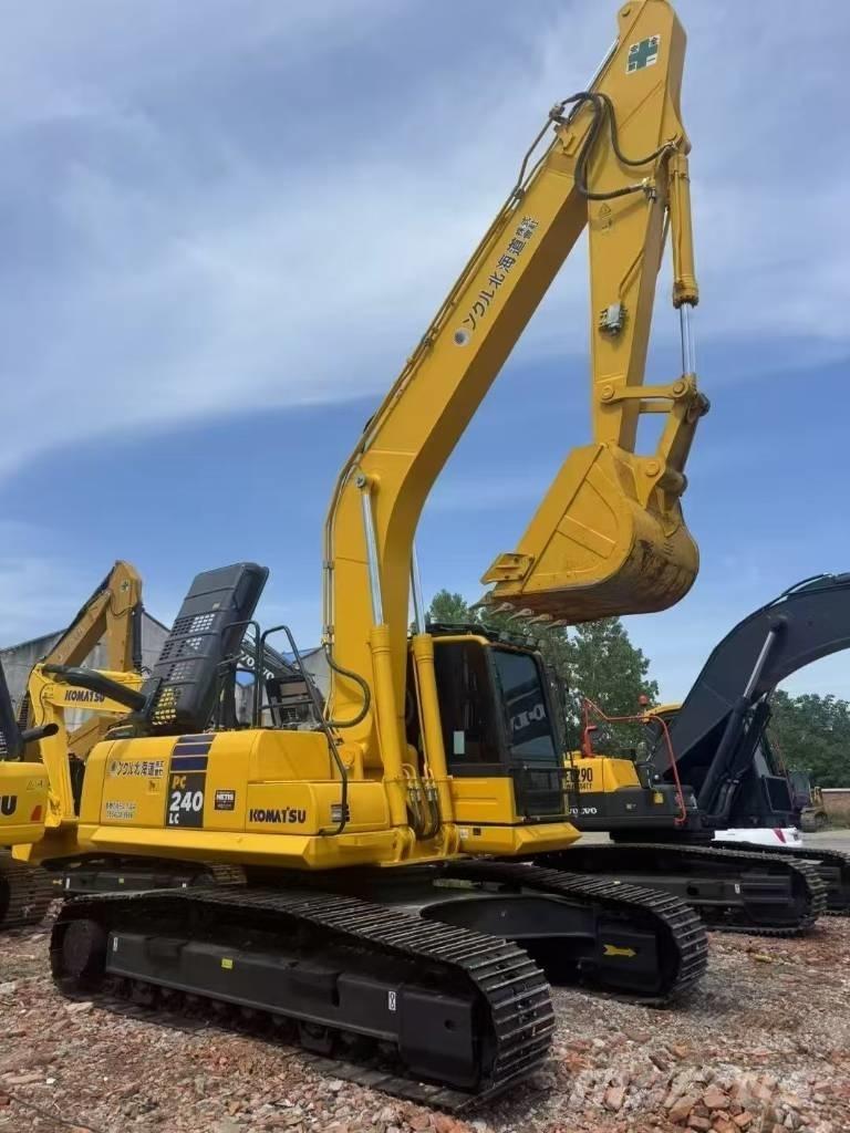 Komatsu 240LC-8 Εκσκαφείς με ερπύστριες