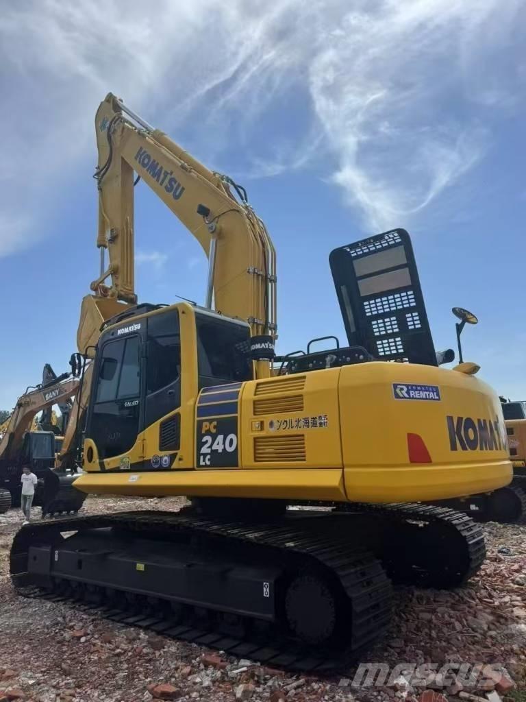 Komatsu 240LC-8 Εκσκαφείς με ερπύστριες