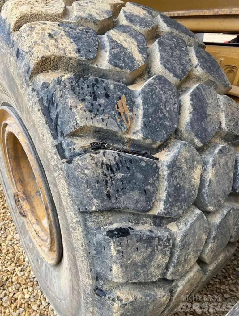 CAT 730 Σπαστό Dump Truck ADT