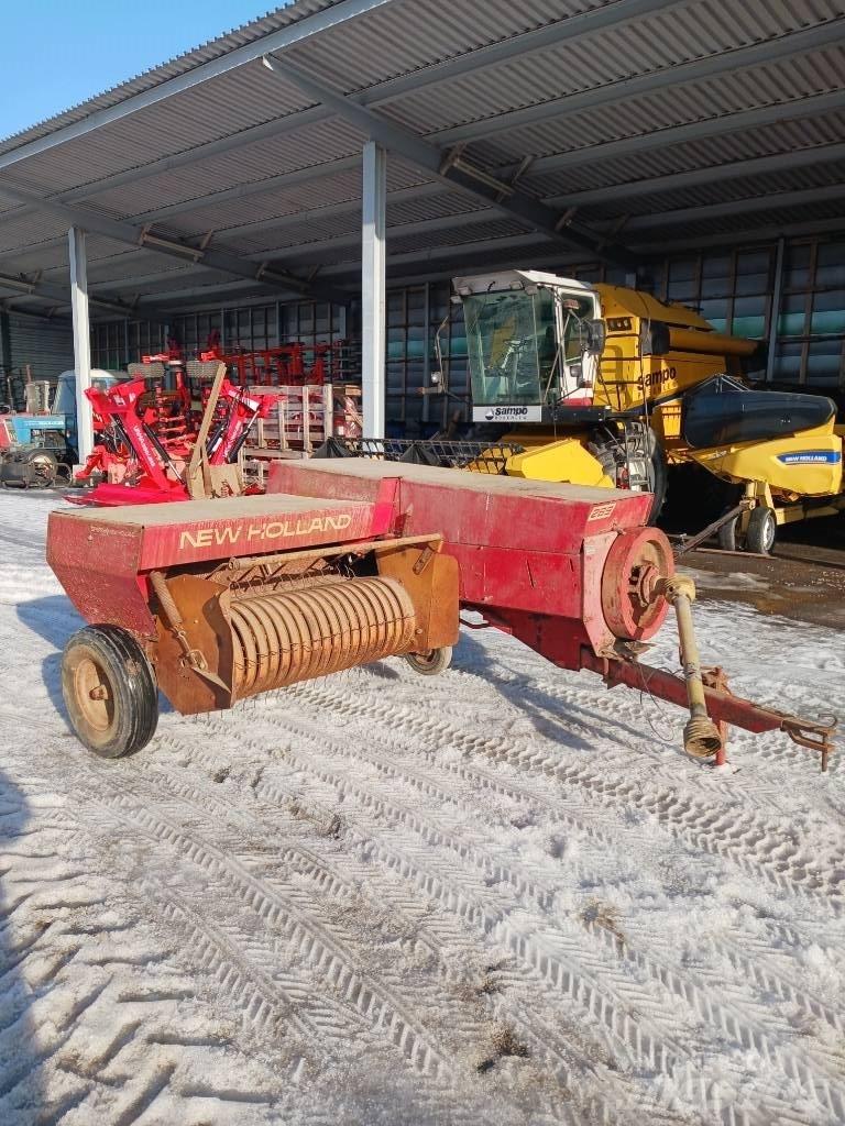 New Holland 265 Πρέσες τετράγωνων δεμάτων