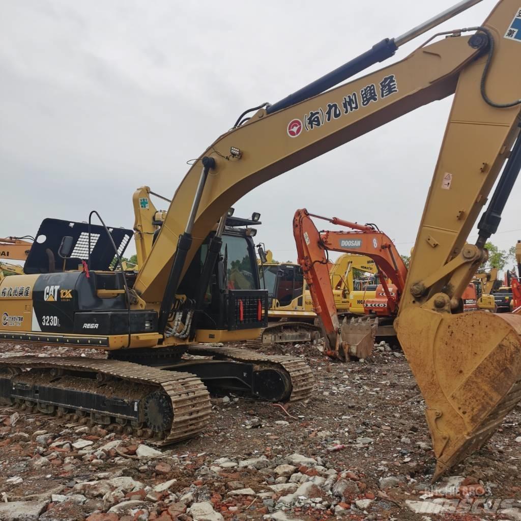 CAT 323DL Εκσκαφείς με ερπύστριες