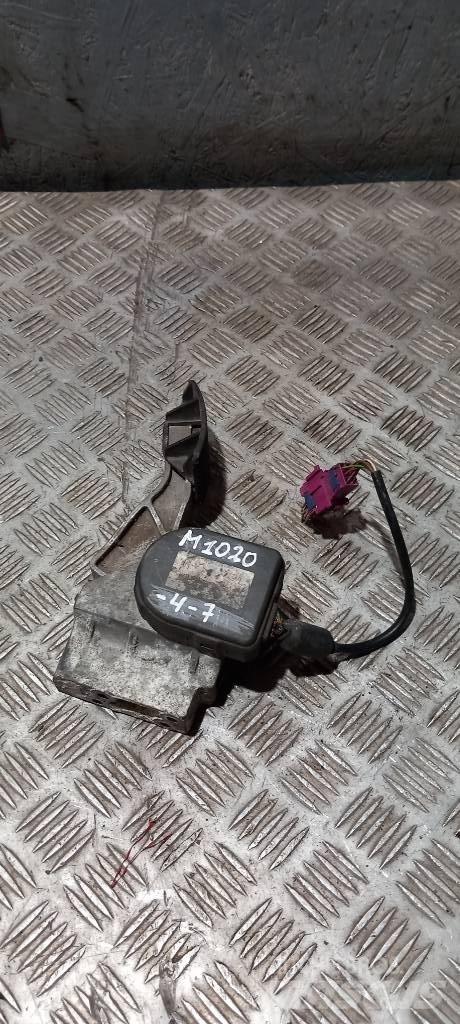 MAN TGA  812559706084 Καμπίνες και εσωτερικό