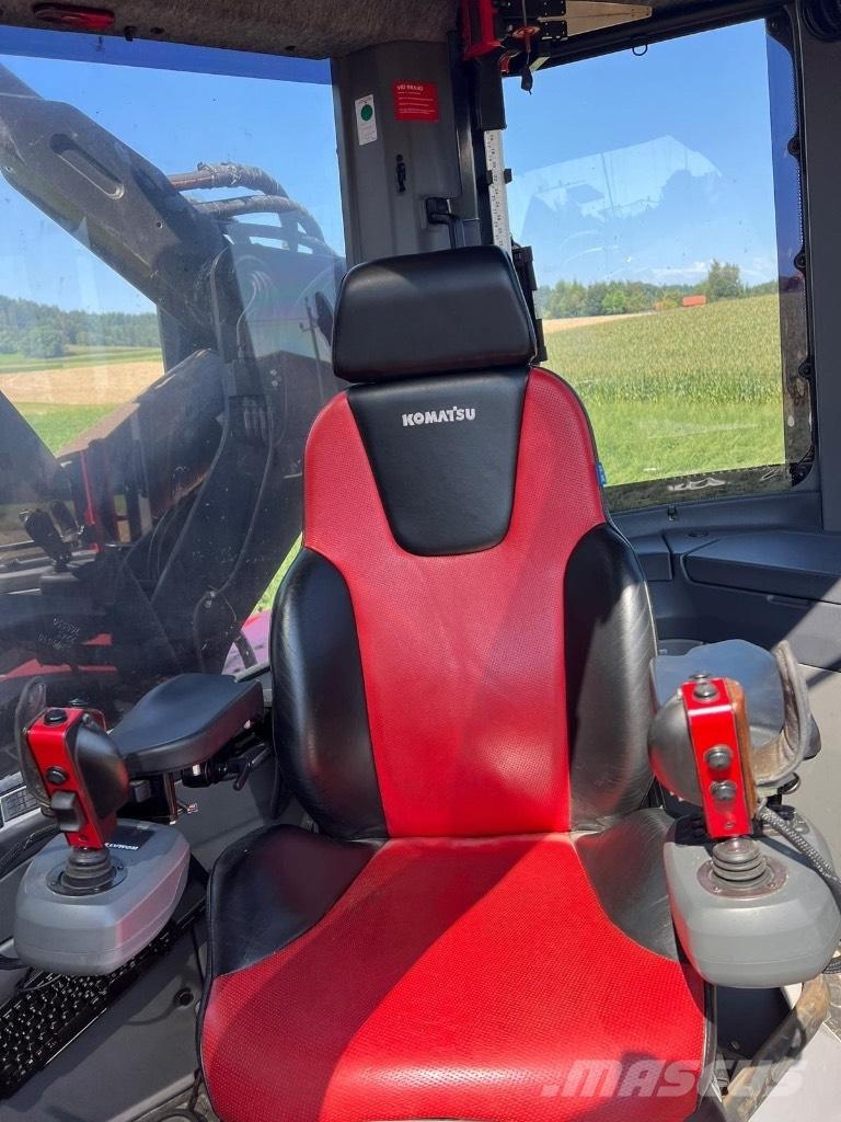 Komatsu 951 Θεριζοαλωνιστικές μηχανές