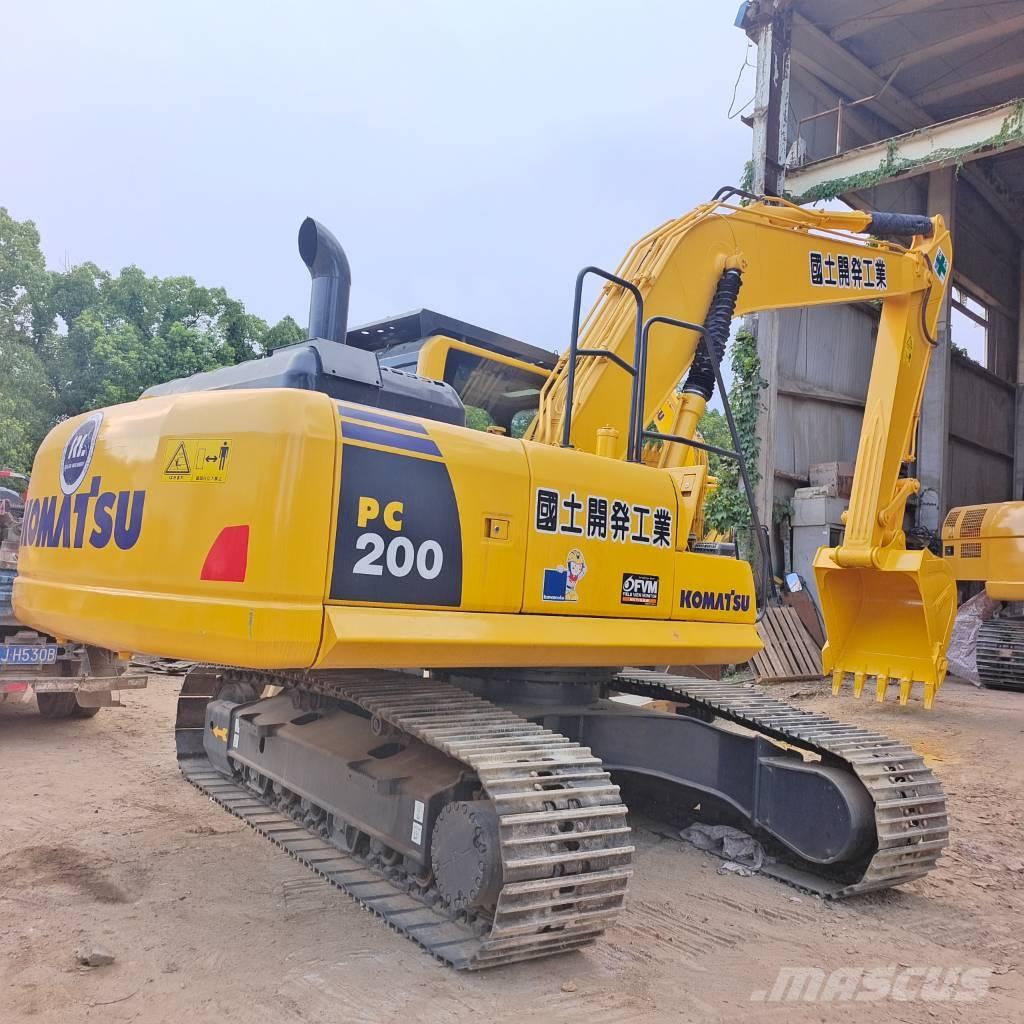 Komatsu PC 200 Εκσκαφείς με ερπύστριες