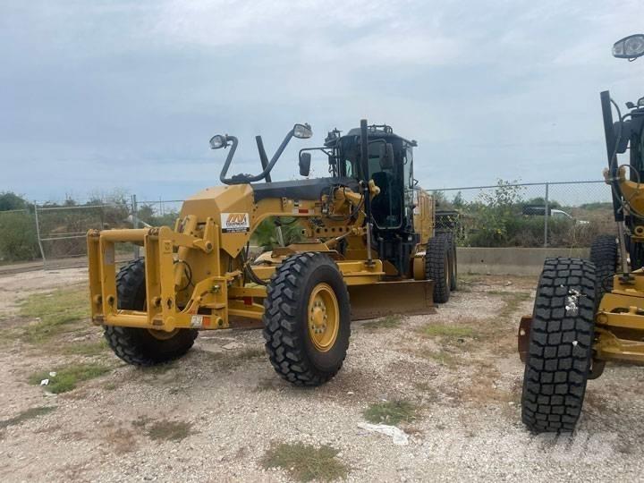 CAT 140 M 2 Γκρέιντερς
