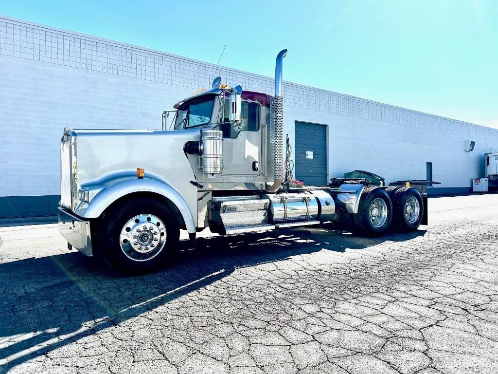 Kenworth W 900 L Τράκτορες