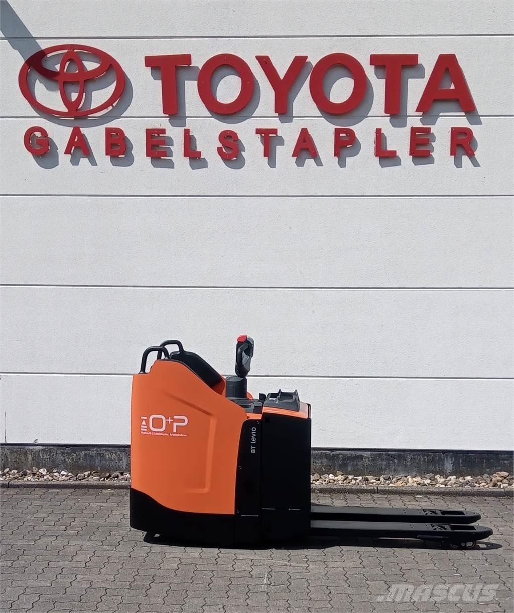 Toyota LPE 250 Παλετοφόρα πεζού χειριστή με ιστό