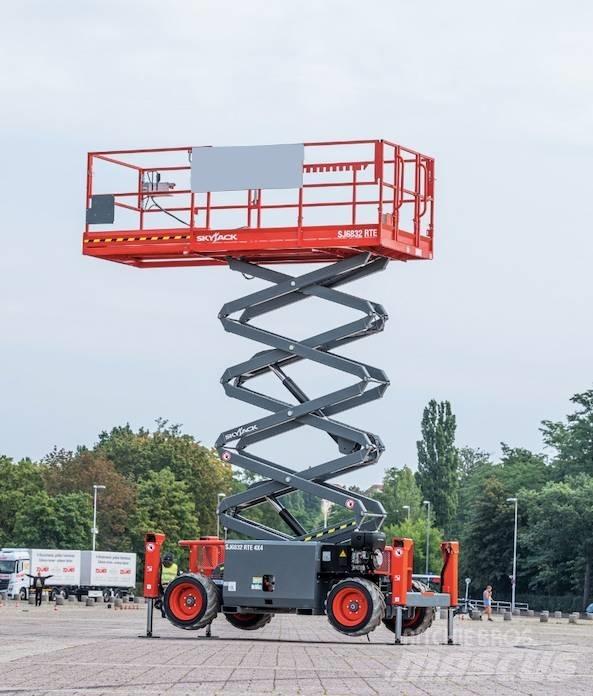 SkyJack 6832RTE Ανυψωτήρες ψαλιδωτής άρθρωσης