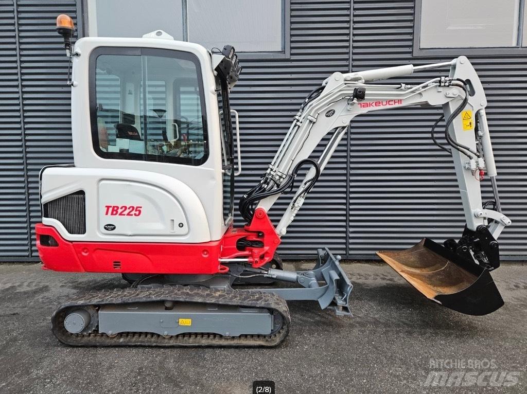 Takeuchi TB 225 Εκσκαφάκι (διαβολάκι) < 7t