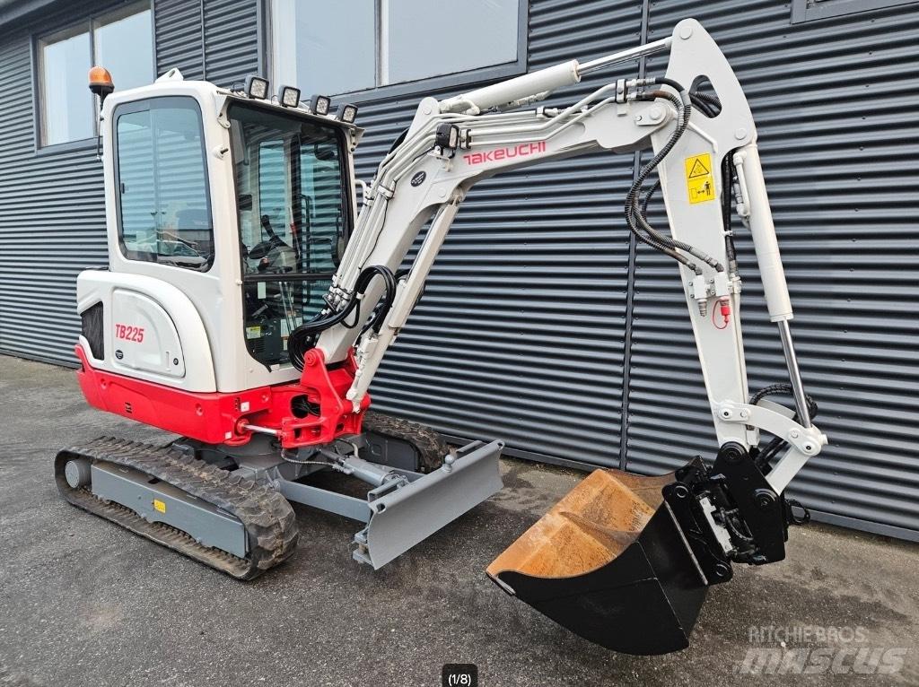 Takeuchi TB 225 Εκσκαφάκι (διαβολάκι) < 7t