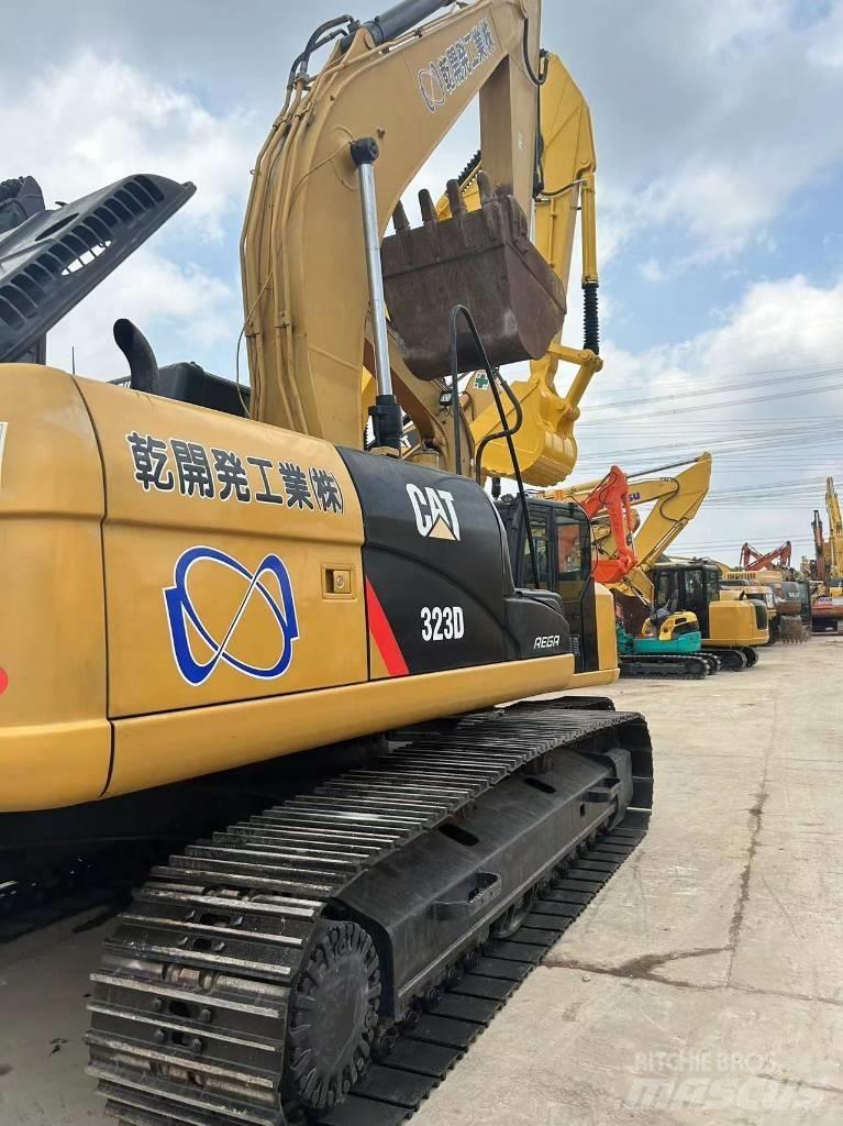 CAT CAT323D Εκσκαφείς με ερπύστριες