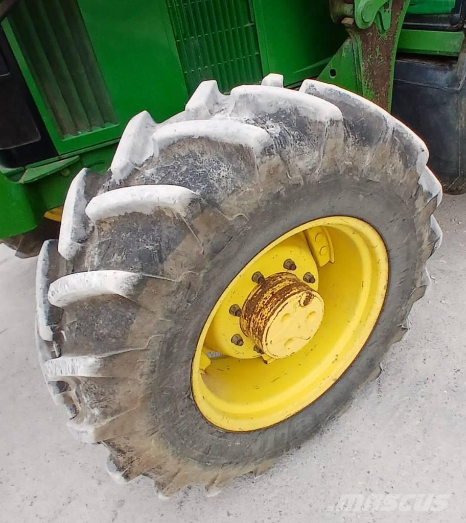 John Deere 6110 Τρακτέρ