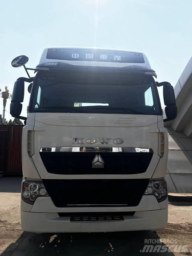 Sinotruk T7H Τράκτορες