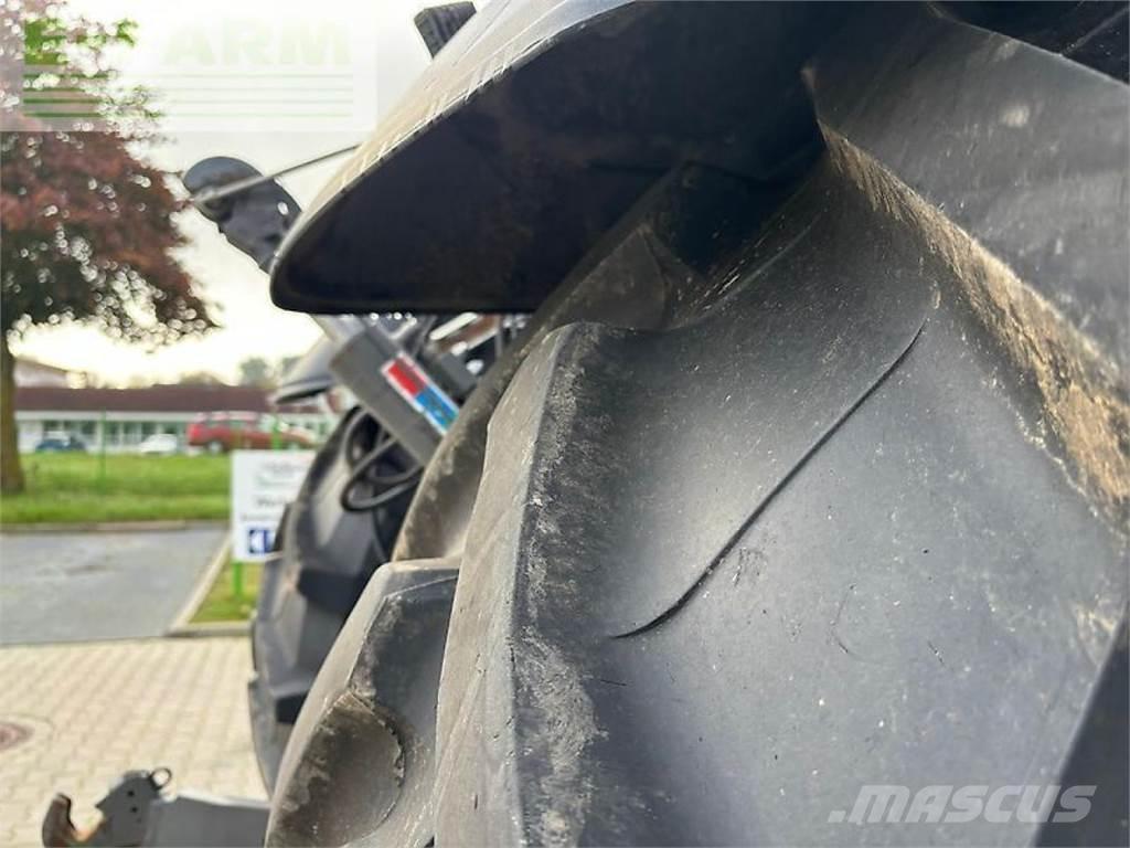 Valtra q265 Τρακτέρ