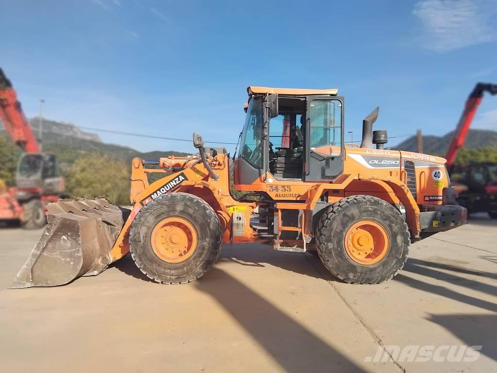 Doosan DL 250-5 Φορτωτές με λάστιχα (Τροχοφόροι)