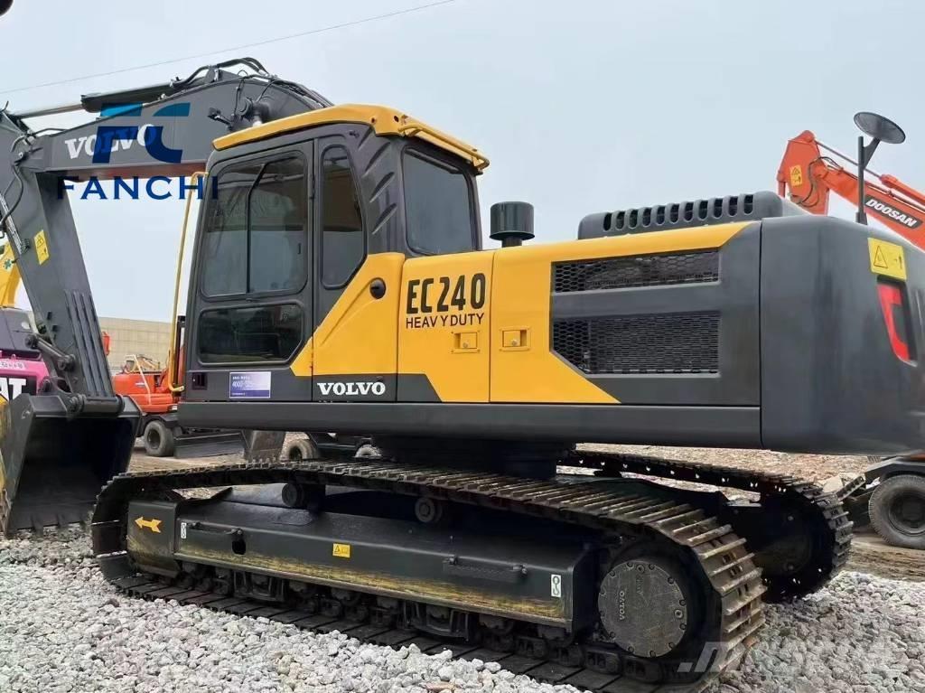 Volvo EC 240 Εκσκαφείς με ερπύστριες